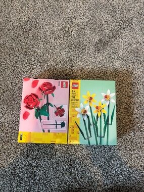 Lego Botanical Duo: Red Roses & Yellow Daffodils